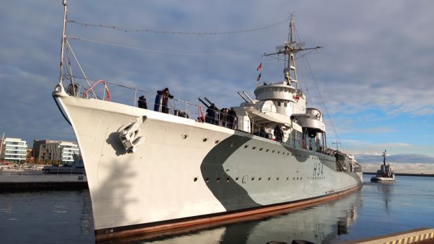 ORP „Błyskawica” odholowany do portu wojennego. Zrobił miejsce dla ORP „Sokół”
