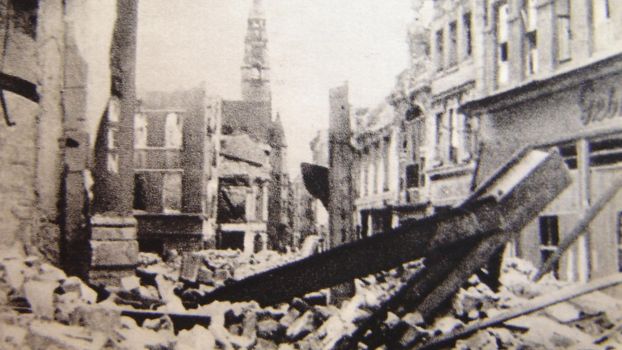 11 kwietnia 1944 roku dokonano nalotów bombowych na Szczecin i Żary