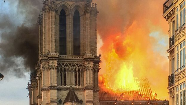 15 kwietnia 2019 miał miejsce pożar katedry Notre-Dame de Paris