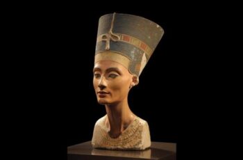 popiersie Nefertiti