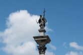 Ilu monarchów upamiętnia Kolumna Zygmunta III Wazy