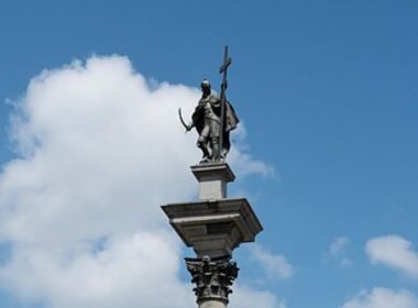 Ilu monarchów upamiętnia Kolumna Zygmunta III Wazy
